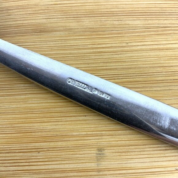 Oneida Leda Set of 2 Teaspoons 18/10 Stainless Steel 6 inch Durable Flatware - Picture 4 of 6